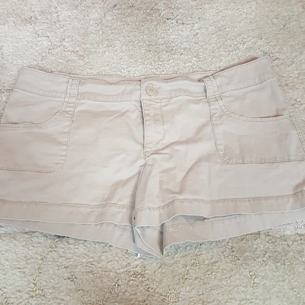 Missimo Supply CO. Tan Short Shorts